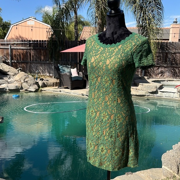 Beautiful forever, 21 green lace dress. Size small. - Picture 3 of 10